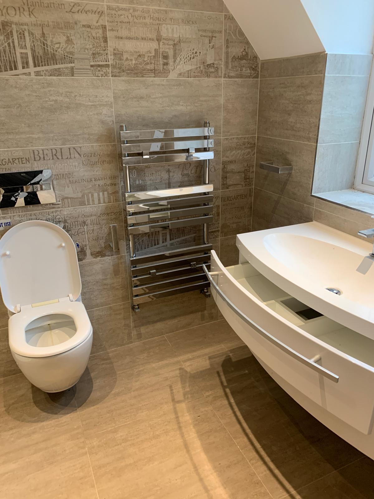 Bathroom deep cleaning